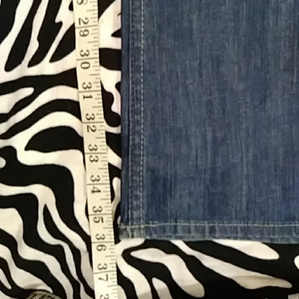 Ripped William Rast Jeans - Picture 7 of 8